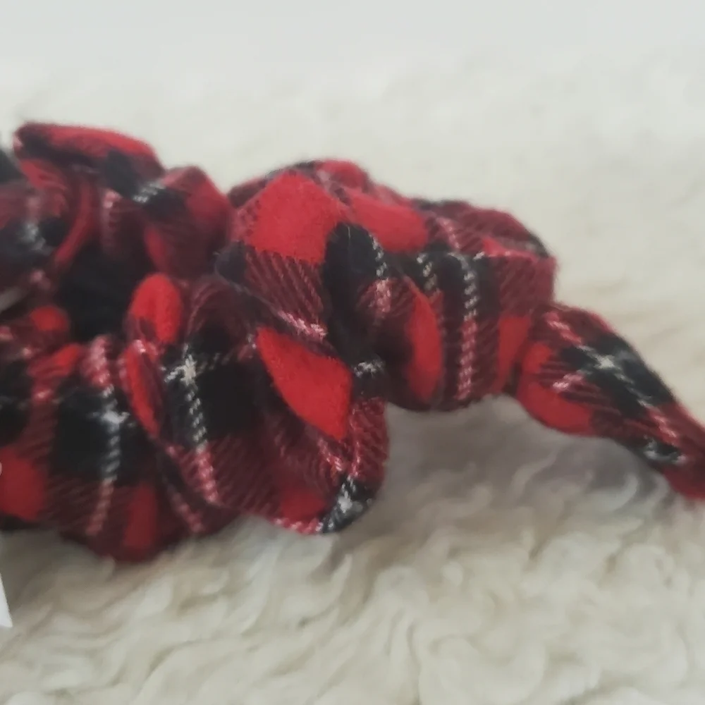 3 Pack Black Fuzzy Brown Black Leopard Red Plaid Bow Scrunchie Set NWT